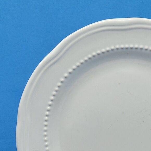 Pottery Barn Outlet White Beaded Scalloped 8" Salad Plates Set of 4 - Picture 3 of 9